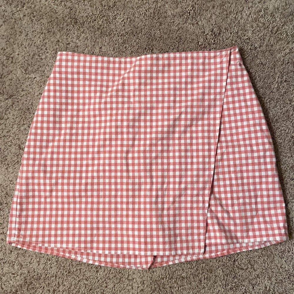Hollister checkered mini skirt in pink and white